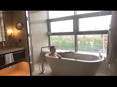 ❤️ Enorme babe die hartstochtelijk haar poesje aftrekt in de badkamer ️ Porn video at nl.rex-porn-com.ru ﹏